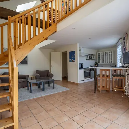 Gite Domaine Renaudin - Les Jardins Du Moulin - Moussy Guest house