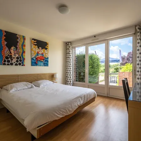 Guest house Gite Domaine Renaudin - Les Jardins Du Moulin - Moussy