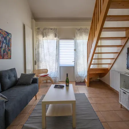 Gite Domaine Renaudin - Les Jardins Du Moulin - Moussy Guest house